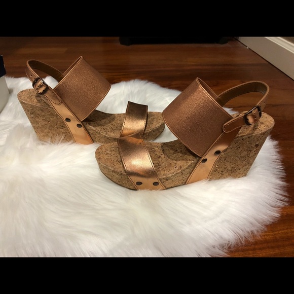 Sold Out Lucky Brand Leather Mumbah Wedge Sandal - Picture 7 of 8